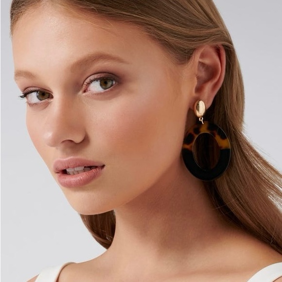 Tori Retro Resin Drop Earring by Ever New - Picture 2 of 2
